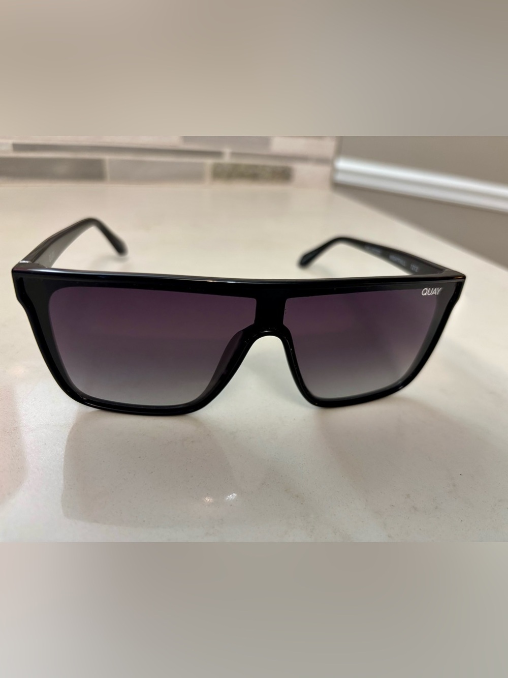 Quay Australia Black Shield Polarized “Nightfall” 1212 Sunglasses, Gradient Lens